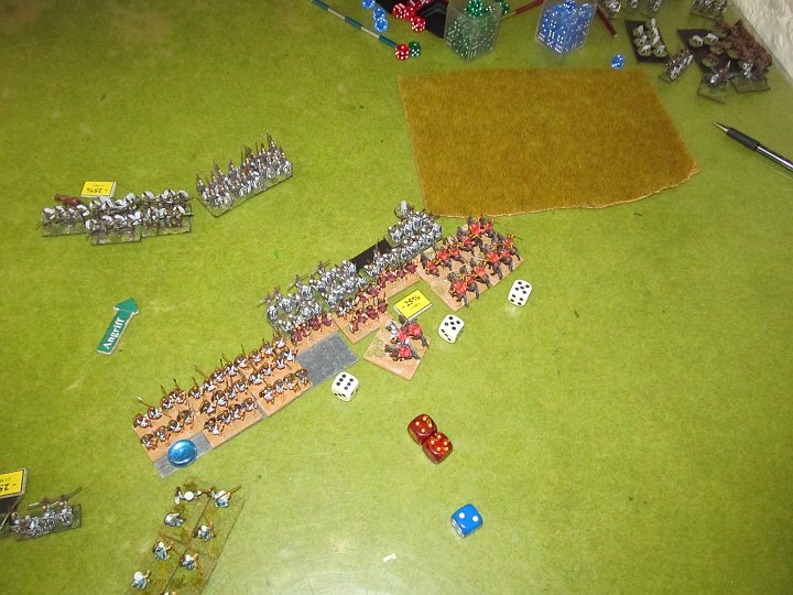 IMG_6369.JPG - Da verlieren die Speere eine Base, bleiben aber steady. (waren vorher noch nicht auf -25%)