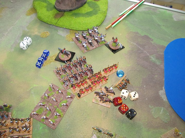 IMG_6606.JPG - Aber.... auf + kämpfend, verlieren die Speere 0:3 den impact, droppen und verlieren eine Base!!!