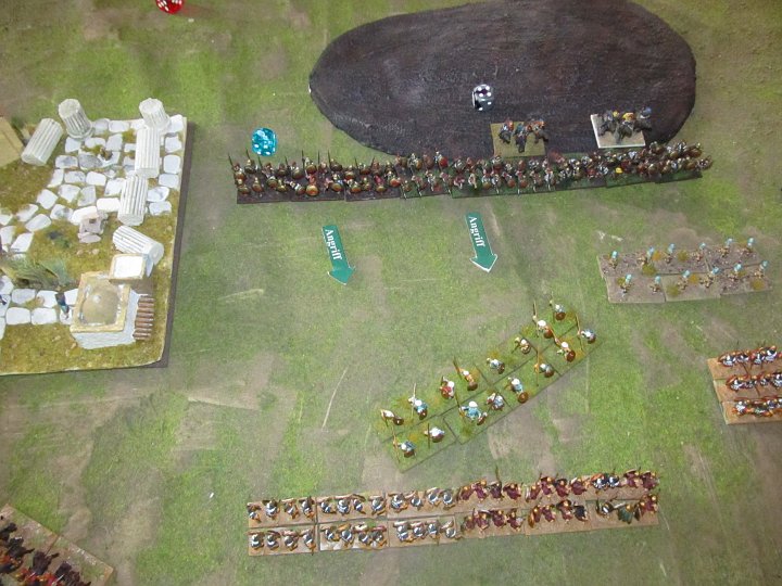 IMG_7163.JPG - Und Angriffe auf dieser Flanke der gegnerischen Spartaner.