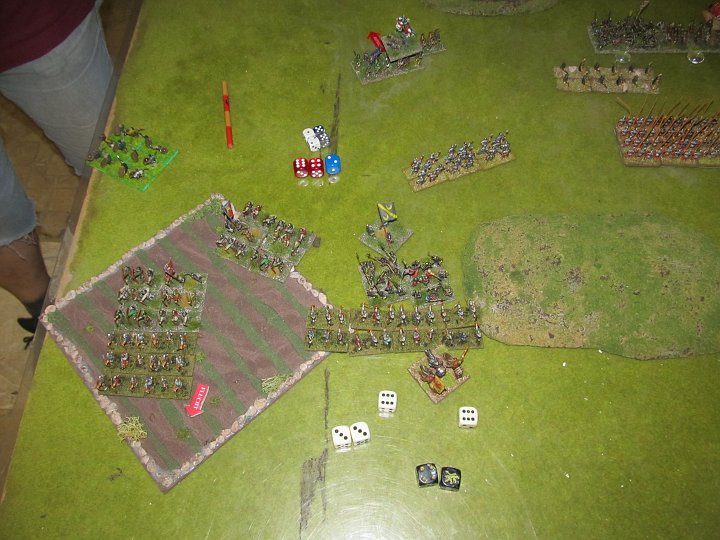 IMG_8346.JPG - Impactsieg der verteidigenden Bögen hier! 4:2. Die HW verliert eine Base, bleibt aber steady. 