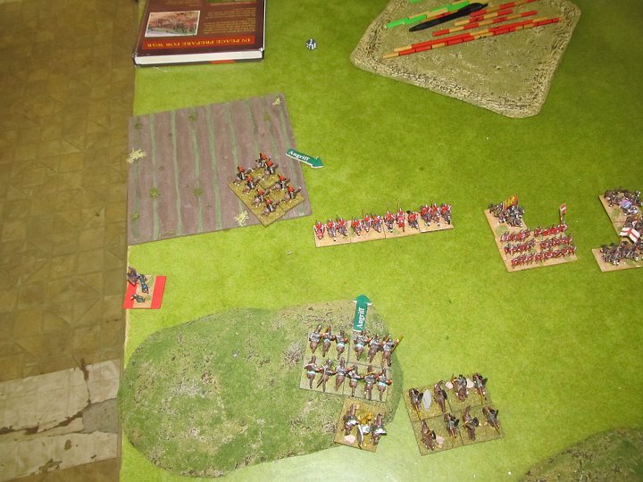 IMG_8420.JPG - Daher: Angriff! Die Ritter sind nur armoured, sprich, wenn ich aus zwei Seiten angreife, sind die Lanzen Saladins in der Melee im +! Bis der Flankenmarsch eingreifen kann, vergehen 1x impact und 3x Melee. Das kann klappen, zumal meine Lanzen superior sind, und die Ritter ohne General im impact und der ersten Melee.