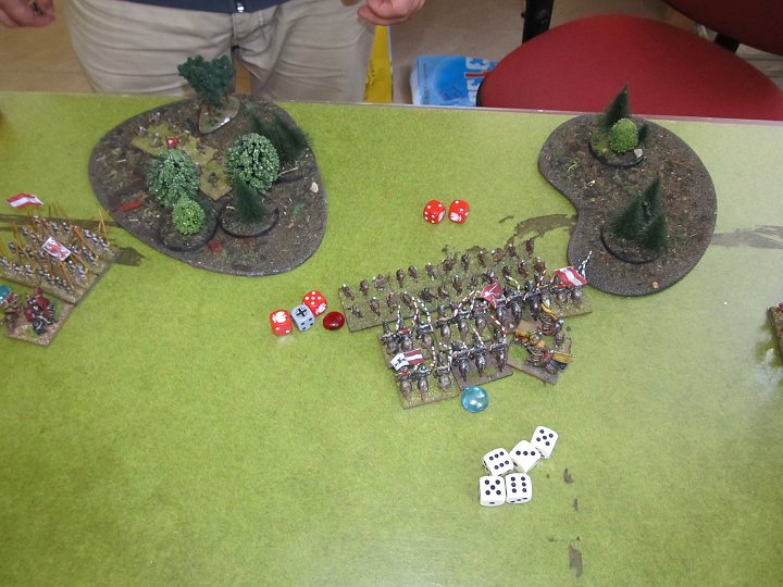 IMG_8787.JPG - Daher Angriff der Ritter, die mit 5:3 gewinnen. Doppeldrop der Bögen. Armybreak. Die Deutschen gewinnen 11:8