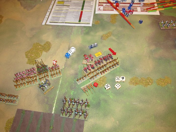 IMG_8983.JPG - Die Speere hier siegen gegen die Ritter in der Melee mit 4:3. Die Ritter verlieren eine Base, ebenso die Speere.