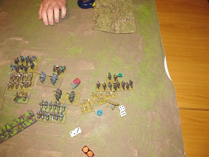 IMG_9178.JPG - Im Angriff ist die Cv gedroppt, aber in der Melee verlieren die Almughavaren eine Base.