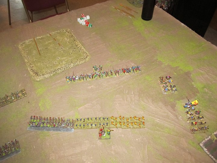 IMG_9208.JPG - Ich schicke meine Speere gegen die Ritter, während die LH der Later Serbian meine Flanke bedroht. (da kommt meine Cv noch hinzu- nicht im Bild)