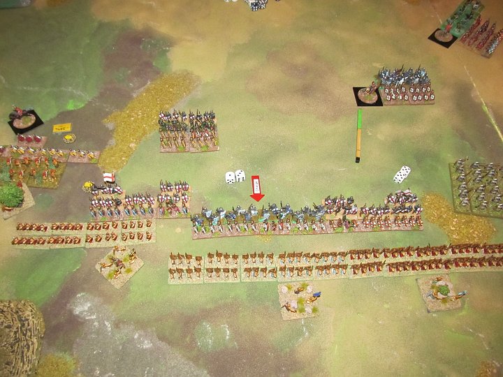 IMG_9743.JPG - Glück für die sumerer auch hier. Die Average Speere greifen average an. Meine BG hat aber 10 Basen plus General, sprich das werden insgesamt 12 Würfel gegen die Römer in der Melee. Und das 2x!