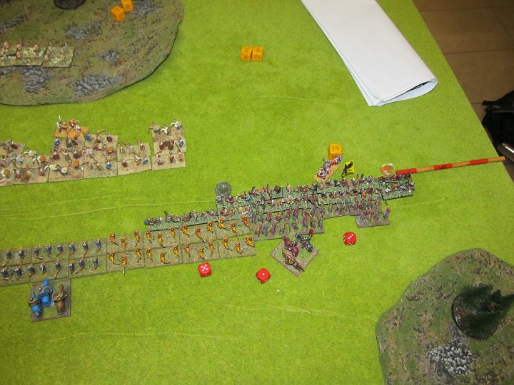 IMG_0336.JPG - Die Almughavaren machen die Sache klar, die defensiven speere kämpfen verbissen. 3:3