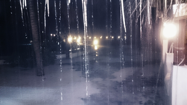 _20150711_222135.JPG - Jeden Tag ein wenig Regen.... Allerdings tropischer Regen.
