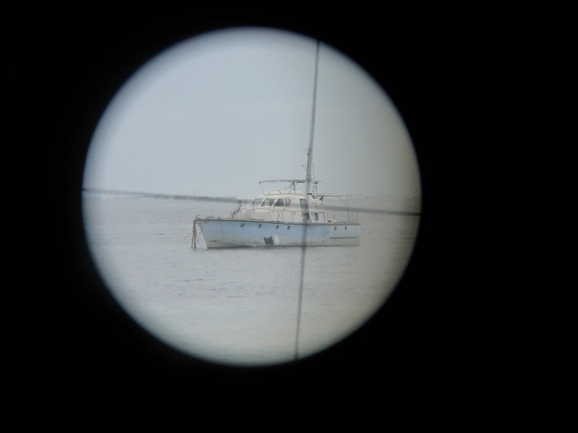 P1020746.JPG - Versuch: Durchs Sucherfernrohr fotografieren. Das Schiff gelang, Sternhaufen im Skorpion war es mir leider nicht möglich so zu fotografien.