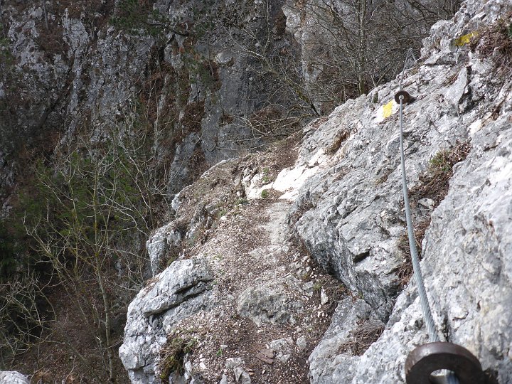 P1040812.JPG - Die Querung. Hier ist nach kurzer Kletterei der schöne würzige Teil auch schon wieder vorbei.