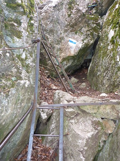 P1040875.JPG - Im Gegensatz zum Leiterlstieg gibt es hier ja Leitern.