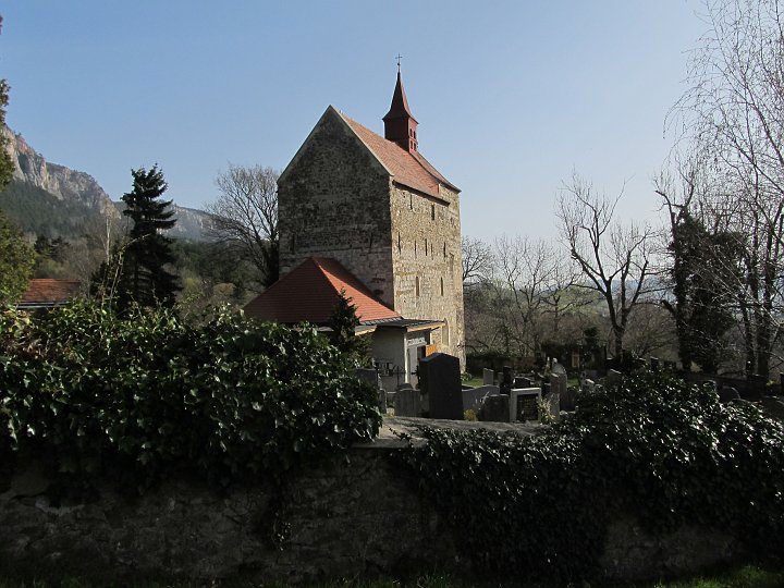 IMG_1301.JPG - Vorbei am Friedhof..