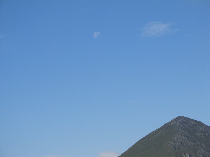 IMG_2326.jpg - Mond beim Lärchkogel                               