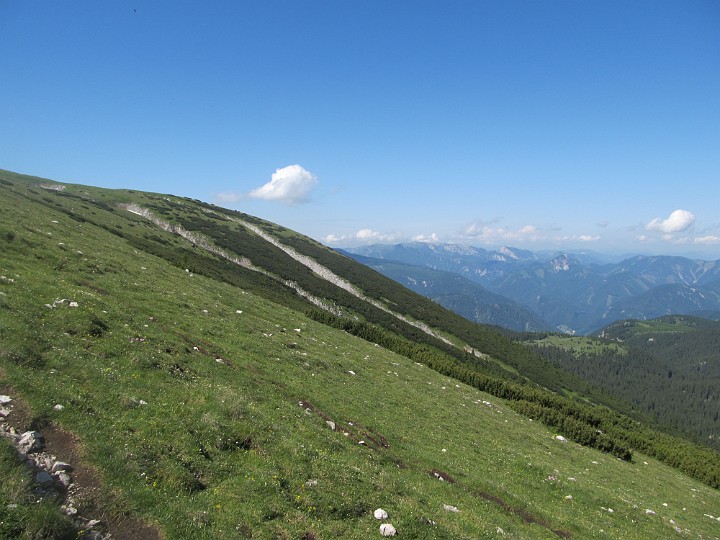 IMG_2446.jpg - Seitenblick. Noch hält das Wetter.                               
