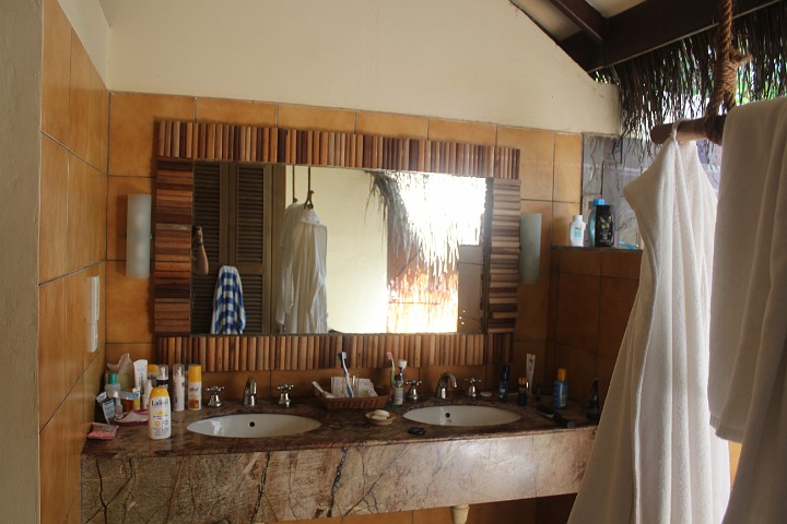 IMG_2687.JPG - Recht geräumiges Bad