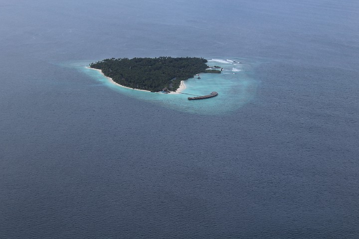 IMG_2811.JPG - Filitheyo von oben. Auf der linken Seite war unser Strandabschnit.