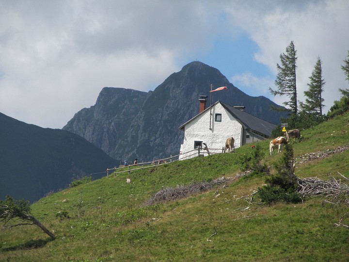 IMG_2632.jpg - Bei der Hütte vorbei...                               