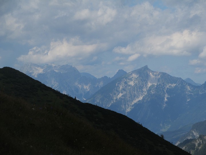 IMG_2660.jpg - Buchsteine und der spitze ist der Tamischbachturm (Ziel 2006)                               