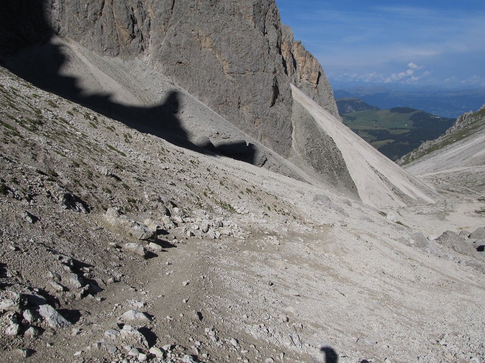IMG_3423.jpg - Nach der ersten Steilstufe wird der Weg etwas flacher.                               