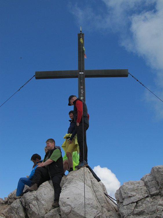 IMG_3662.jpg - ...und oben! Am Petz (2563m) Besetztes Gipfelkreuz.                               