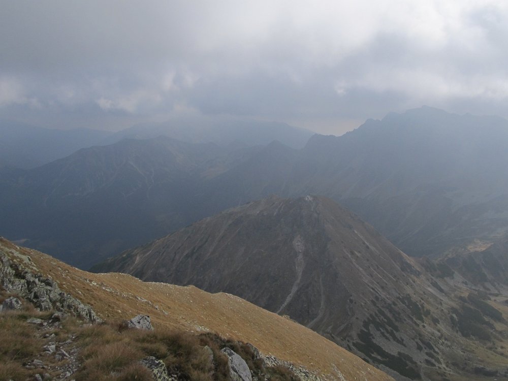 IMG_3850.JPG - Blick zum Kleinen Grießstein. Der Grat sieht von hier aus machbar aus. Ich bin aber heute nicht fit genug für Experimente.