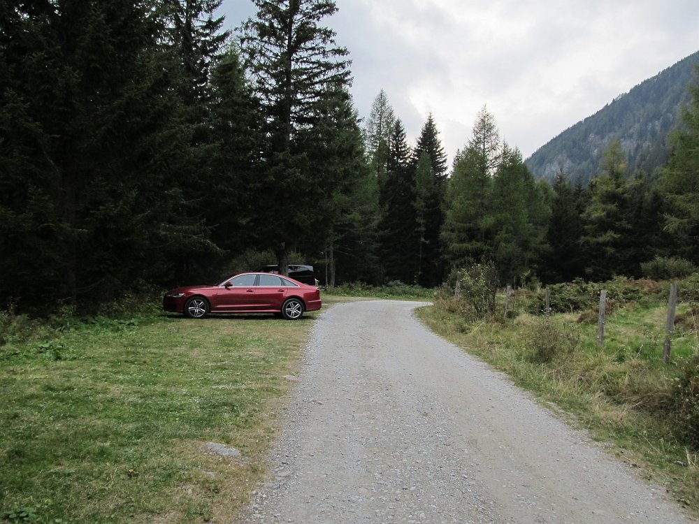 IMG_3894.JPG - ...zum Auto zurück. Tolle Tour, wenn auch anstrengender als erwartet.