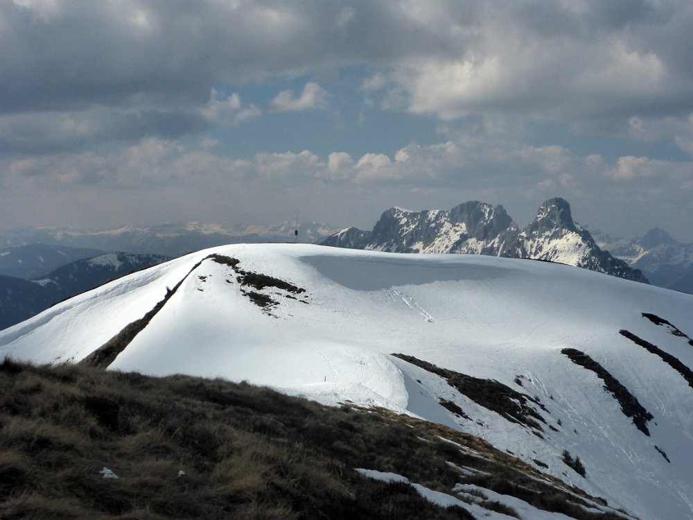 P1080211.JPG - Blick zum Nebengipfel. Am Blaseneck hat man eine Herrliche Rundumsicht.