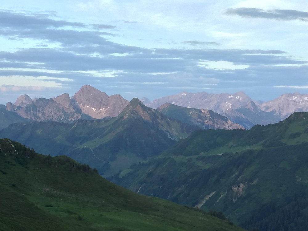 IMG_3793.JPG - Leichtes Alpenglühen, Ganz leicht.