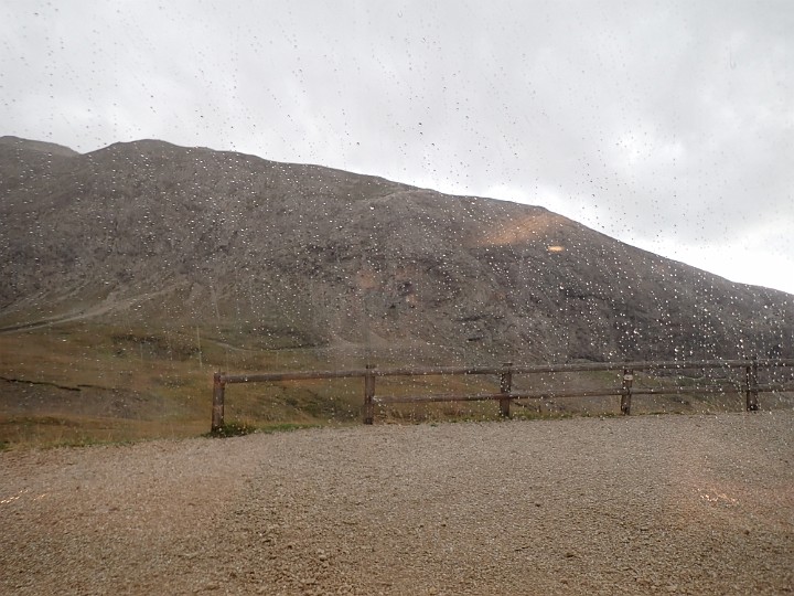 08280699.JPG - Keine Minute zu früh sind wir an der Hütte angekommen- es geht los: Hagel, Blitz und Donner. 