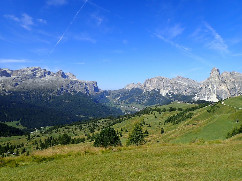 08300880.JPG - Kolfuschg mit Grödnerjoch