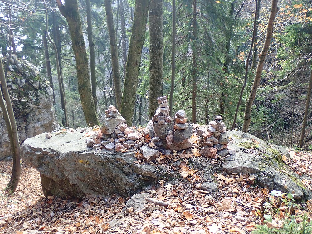 0B103232.JPG - An den Steinmänern vorbei..
