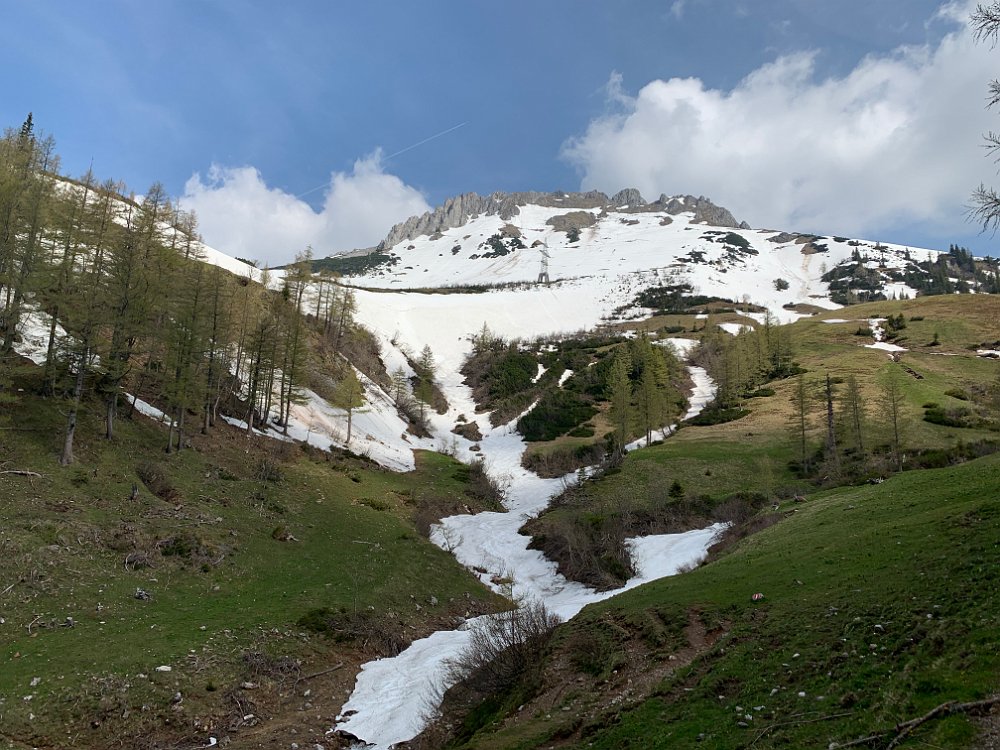 IMG_1974.jpg - Aha. Da ist doch irgendwo die Querung zur Leobner Hütte....im Schnee...