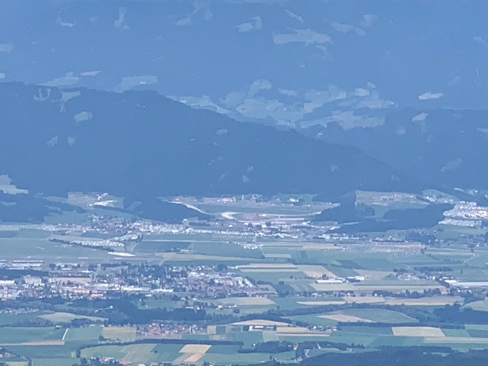 IMG_2687.jpg - Blick zur Formel 1, die heute in Zeltweg ein Rennen bestreitet.