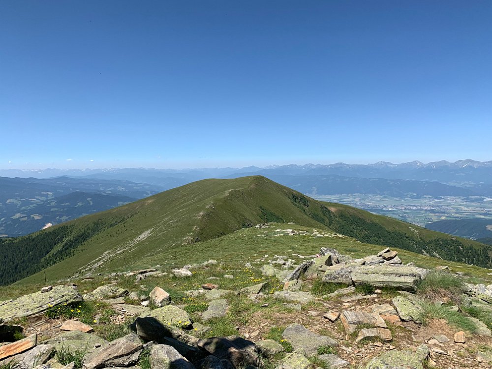 IMG_2697.jpg - Blick zum Größenberg. Den Abstieg und Wiederaufstieg spare ich mir heute.