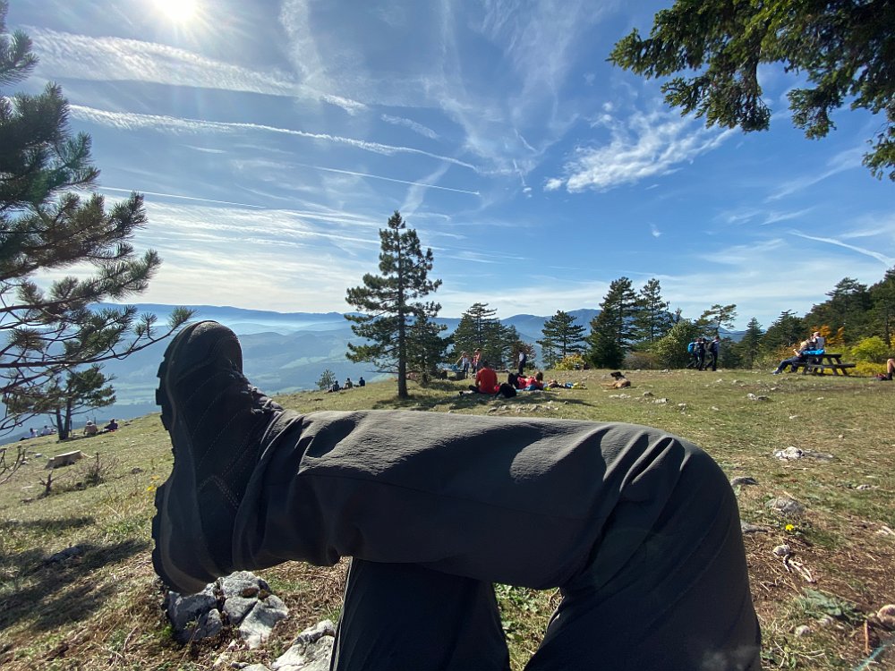 2019.10.13 13.12.29.jpg - Dann machen wir eine gemütliche Pause auf der Wiese.