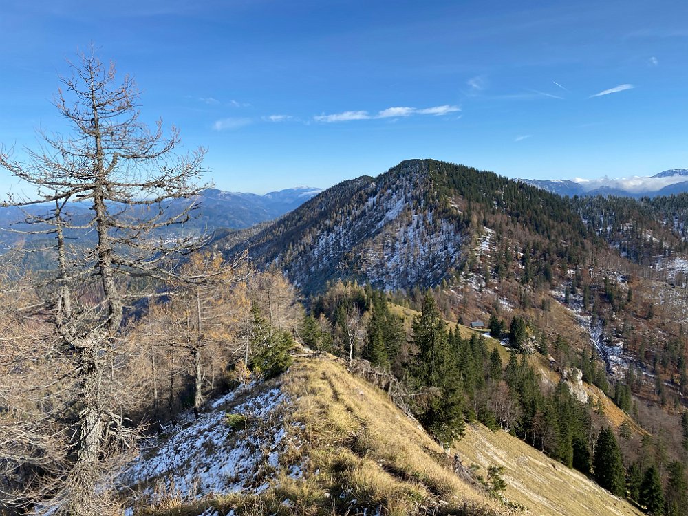 2019.11.01 13.27.38.jpg - Hinter uns- der Vordere Zellerhut. Bei meiner Tour 2006 habe ich alle Hüte bestiegen.