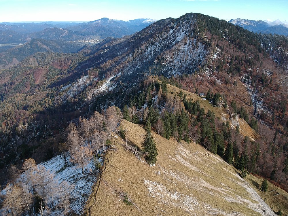 2019.11.01 13.57.13.JPG - Drohnenfoto vom Grat- das ist deutlich steiler als hier zu vermuten ist!