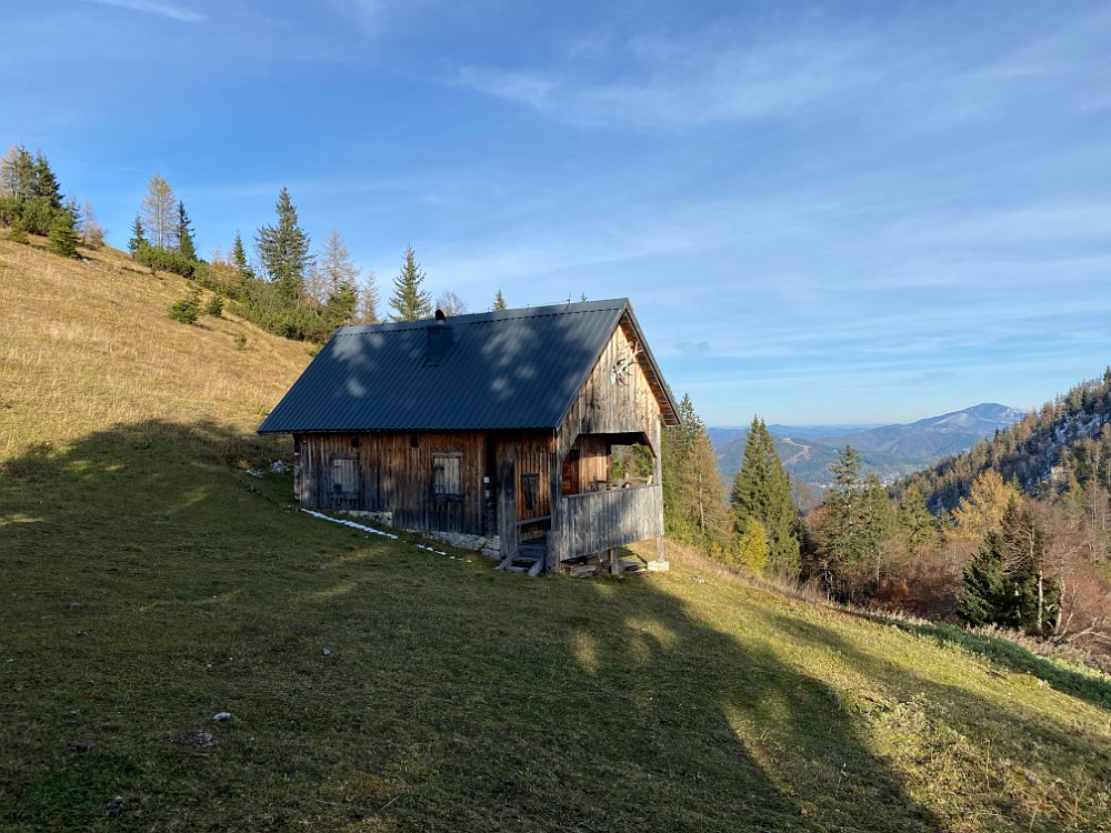 2019.11.01 14.58.22.jpg - Jagdthütte beim Hüttenkogel (wie passend...)