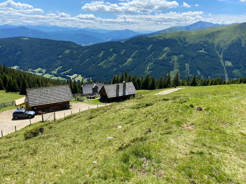 IMG_4330.jpg - Bei der Halserhütte vorbei....