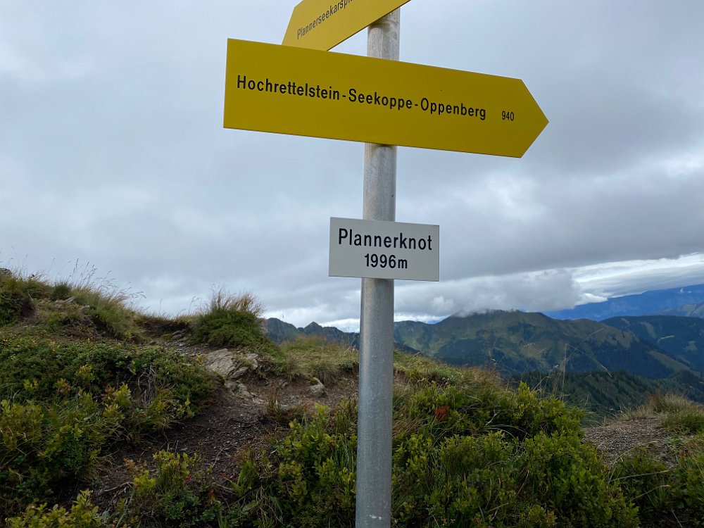 IMG_5612.jpg - Also weiter. Denn der Hochrettelstein..