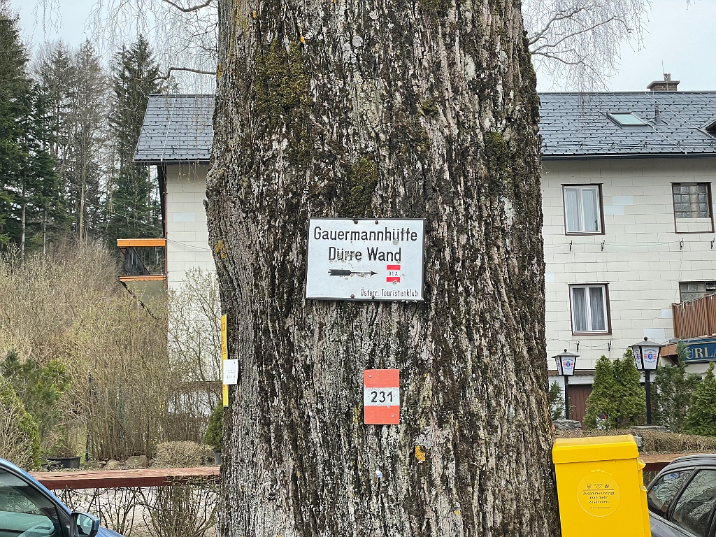 IMG_2172.jpg - Wir starten ganz unten an der Bundesstraße (am Wanderparkplatz, ein Stück hinter dem Börsenhof.