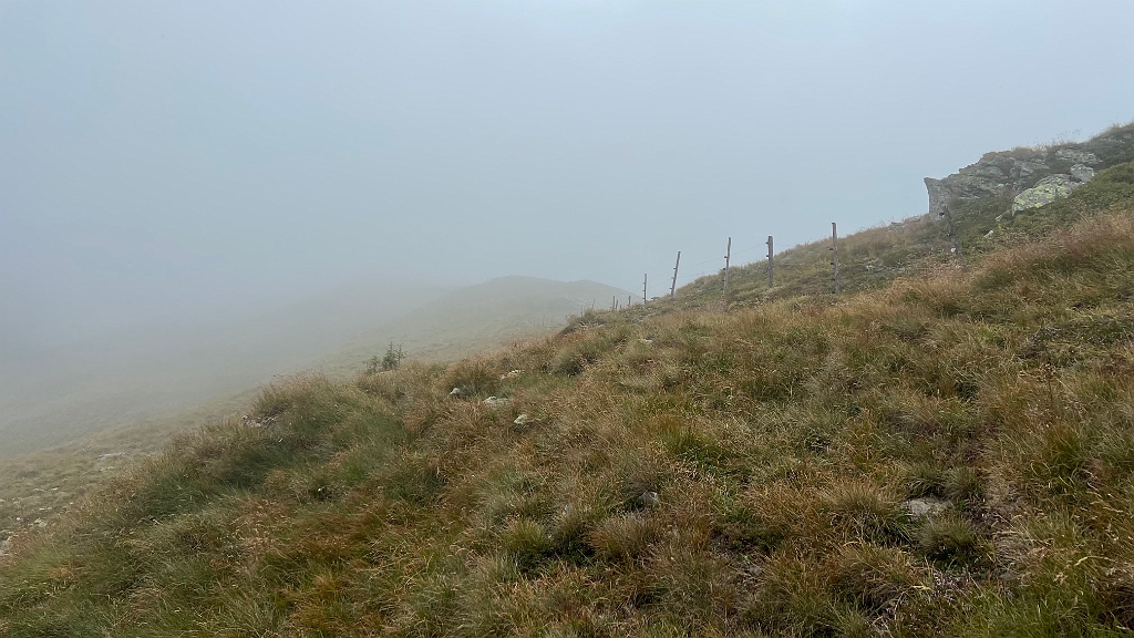 IMG_9593.jpg - Bei schönem Wetter wärs halt ein Traum, weil die Rundumsicht am Grat auch sehr gut wäre.